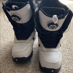 Burton Jet white and black snowboard boots